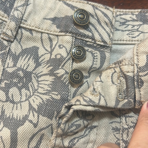 Free People Beginner's Luck Printed Slouch Shorts in stone cream - Picture 5 of 6